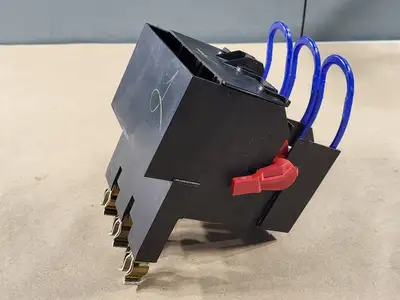 Disconnect Switch w/ 3 Times 30 Amp Fuse JDL30