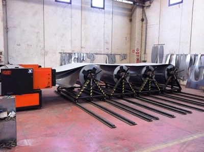 USED CR ELECTRONIC SQUARE AIR DUCTS PRODUCTION LINE
