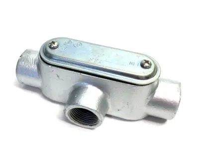 USED ABB THOMAS & BETTS T-STYLE CONDUIT OUTLET BODY 1" W/ GASKET & COVER