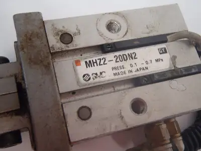 Used SMC Parallel Style Air Gripper, MHZ Gripper Rotary Actuators Michigan US | Maverick Industrial Sales #1394968