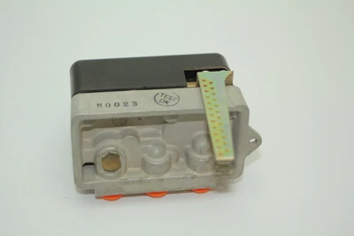 Used Johnson Controls V-9502 Parts (Hydraulics and Pneumatics) California US | Davliegogo LLC #1705525