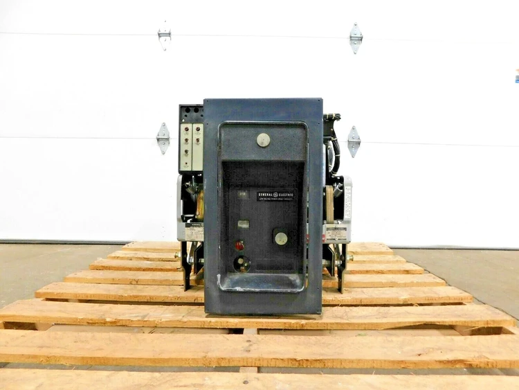 Used GE AKR-6D-30 Circuit Breakers Ohio US | Equipment Recovery Corp. #1331082