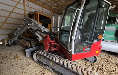 TAKEUCHI TB260 Excavator | Iron Listing (12)