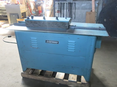 LOCKFORMER 18GA PITTSBURGH ROLLFORMER WITH 3 IN 1 ROLLS