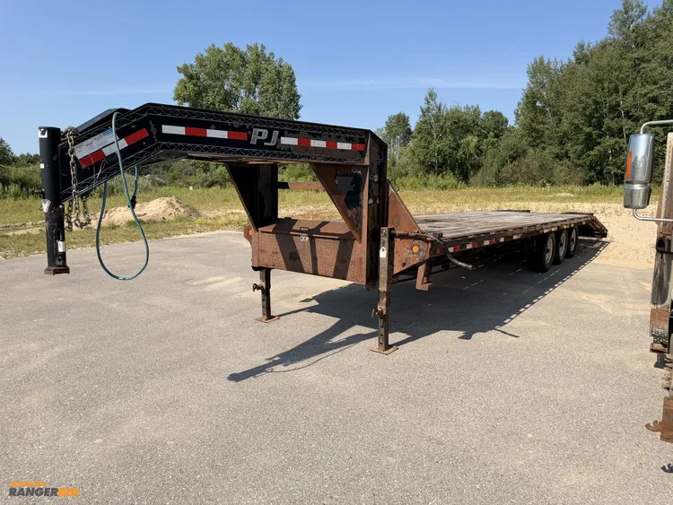 Used 2010 PJ GOOSENECK DECKOVER TRI-AXLE Deckover Trailers Michigan US | Miedema Asset Management Group #1338391