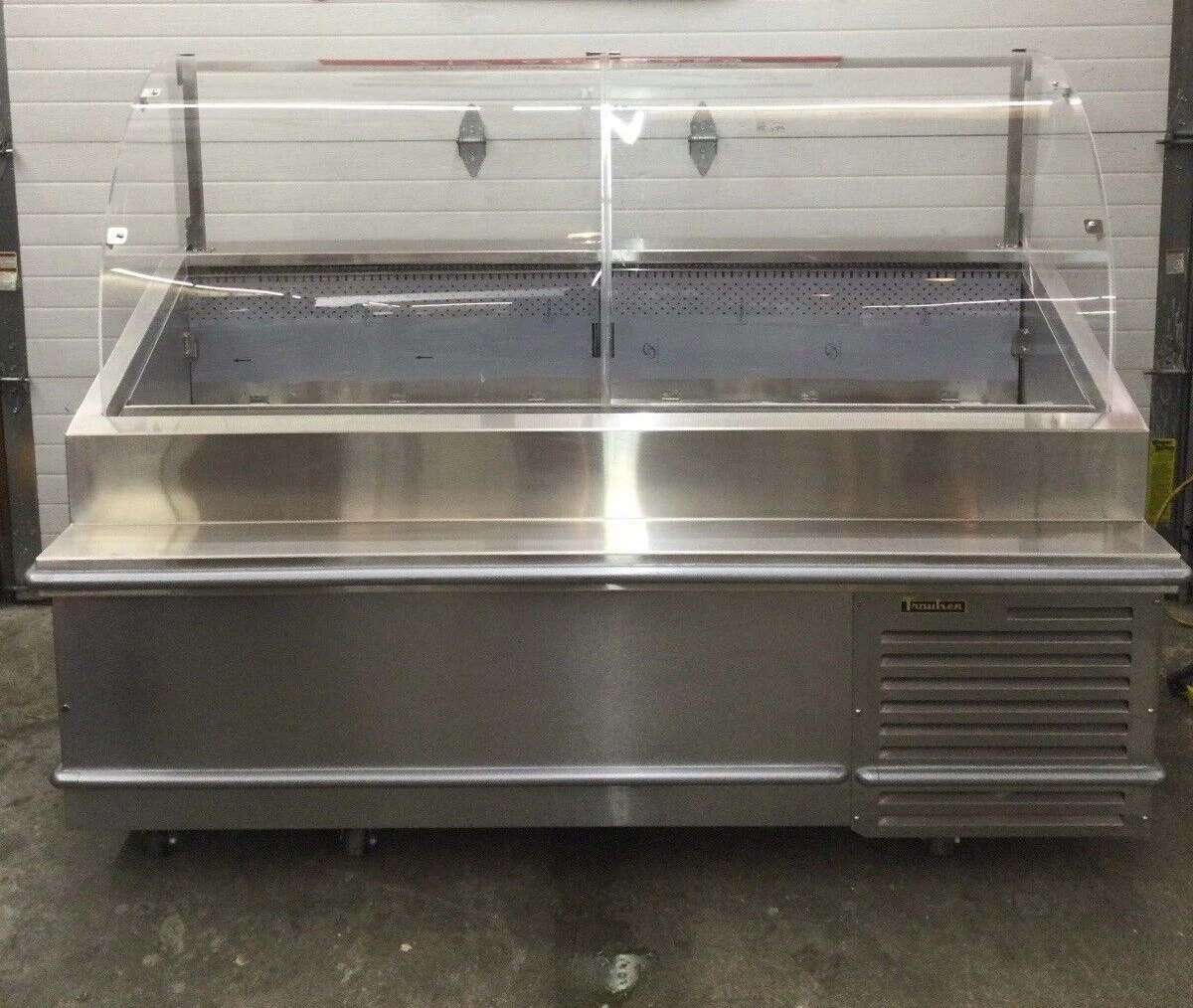 167-0268 Traulsen TD078HT1 Self Contained Seafood Service Cooler Case w/ Casters