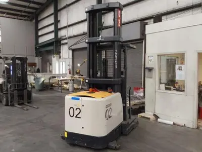 USED 2019 CROWN SP4050-30
