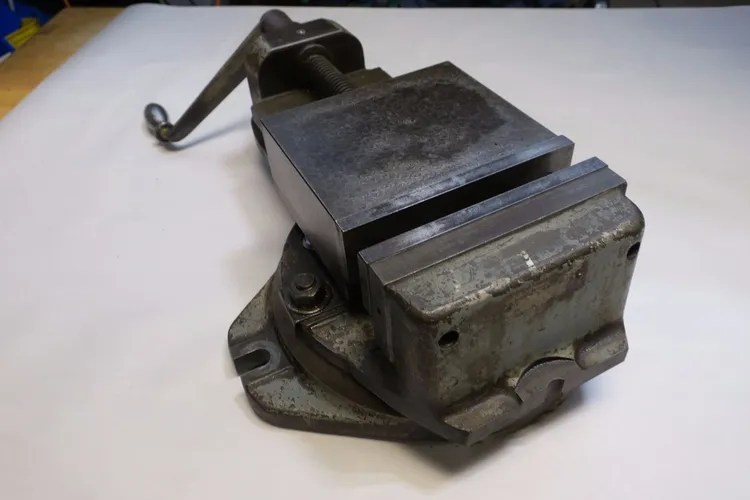 BROWN & SHARPE Machine Vise Tooling & Accessories, Rotary Tables | Machinery Central