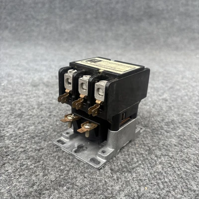 Used GE CR353AD3BH1 Relays & Switches California US | Davliegogo LLC #1725462
