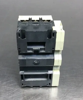 Telemecanique GV2-M10 Manual Motor Starter + GV2-AN11 4-6.3A 4D