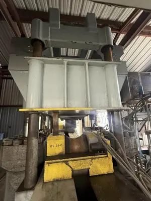 2000 TON HEAVY DUTY 4-POST HYDRAULIC STRAIGHTENING PRESS. STOCK # 0543726