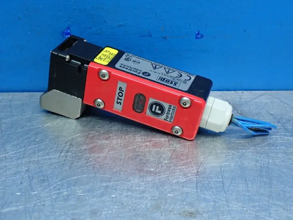 Used FORTRESS INTERLOCKS ATHSTOP024X003 Relays & Switches | HGR 24 #739174