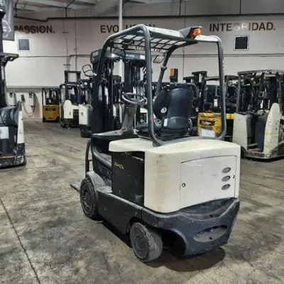 USED 2016 CROWN FC5215-50