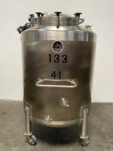 Apache Single Walled 1400 L Stainless Steel Mixing Tank w/ Controller & Motor