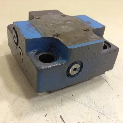USED VICKERS CVCS25D1S210S19