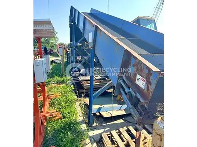 USED 1995 INTERNATIONAL 1295-44 CLOSED DOOR HORIZONTAL WITH CONVEYOR