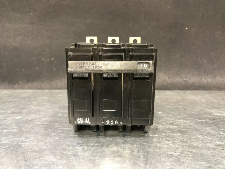 Used GENERAL ELECTRIC THQB32070 Switchgears British Columbia CA | Lenmark #240988
