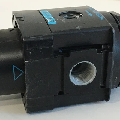 USED Wilkerson B28-04-F100