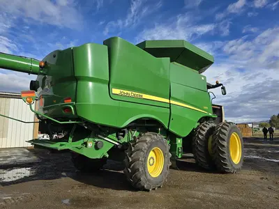 USED 2014 JOHN DEERE S670