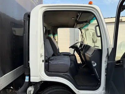 2023 ISUZU NPR XD Vans | Machinery Network (5)