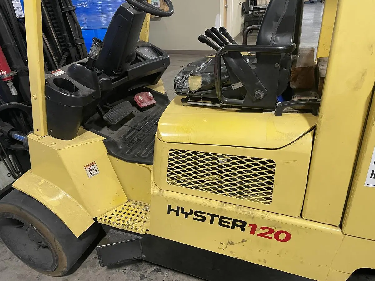 Hyster Forklift S120-XMS-PRS with Cascade  roll clamp