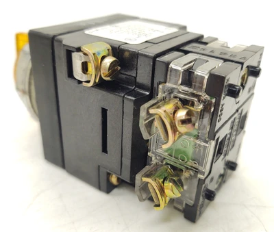 🔥 (NEW) General Electric CR104PST34M11S2 3-Position GE Switch 1 NO 1 NC Contact