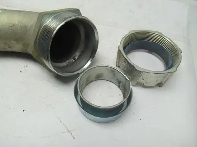 Thomas & Betts 90 deg 3" Non-Insulated 6108 Connector