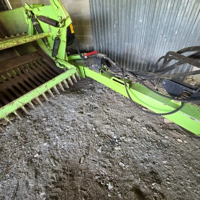 2010 SCHULTE 2500 GIANT Rock Picker | Iron Listing (35)