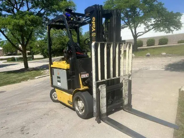 Used 2018 YALE ERC060VG 4-Wheel Sit down Electric Counterbalance Forklifts Illinois US | Somerset Equipment Sales #1542829