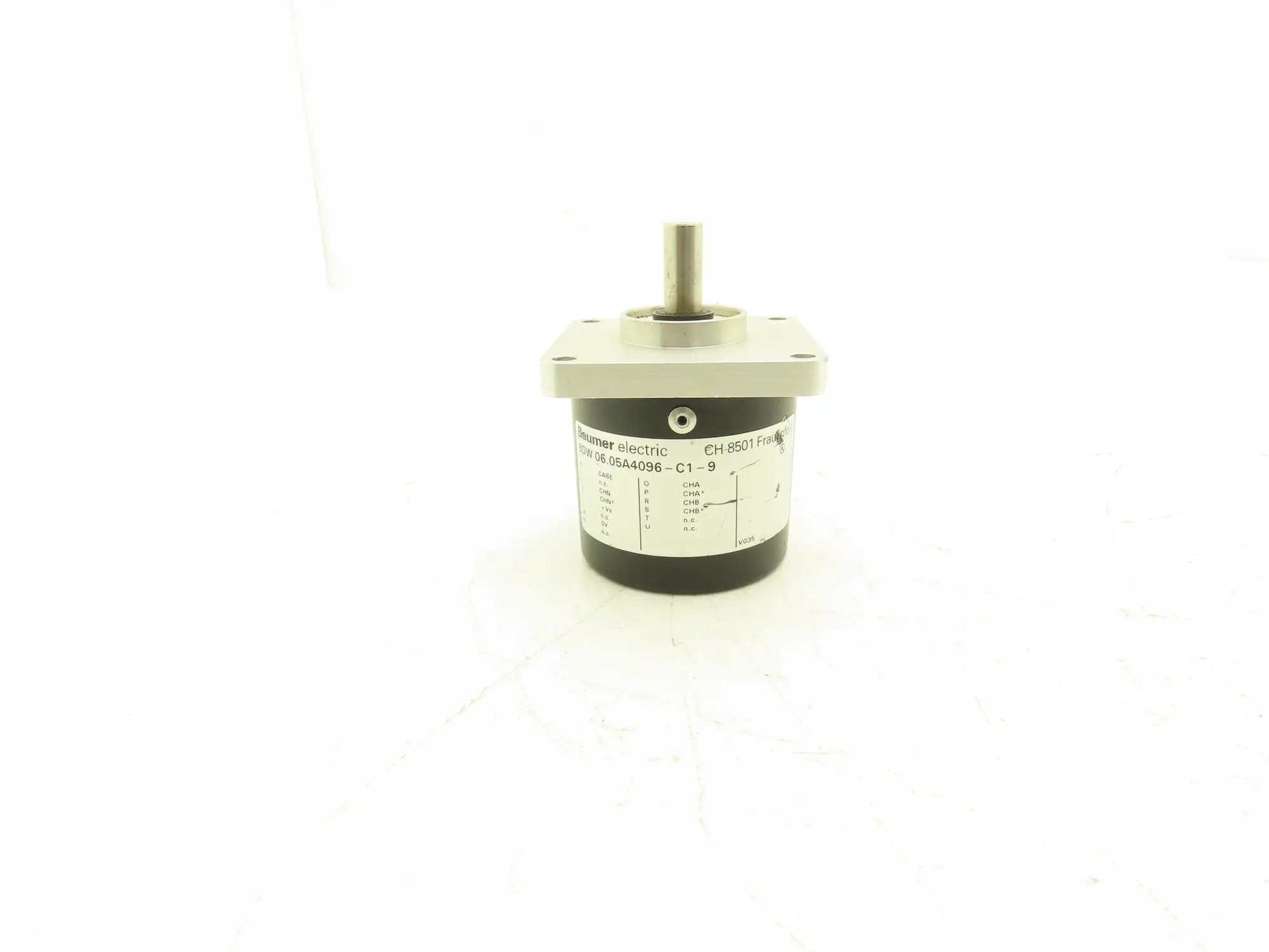 Baumer Electric BDW 06.05A4096-C1-9 Rotary Encoder 1-30VDC 10mm Shaft V035