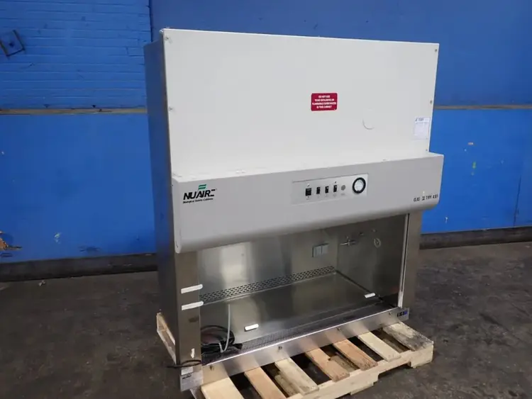 Used 2001 NUAIRE NU425400 Biosafety Cabinets Ohio US | HGR 24 #755380