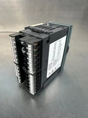 USED Eurotherm 3208/CC/VH/LTDX/X/RCL/G/ENG/ENG