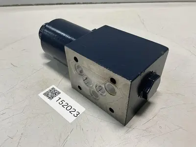 USED REXROTH 4WE 10 D33/CG24N9K4