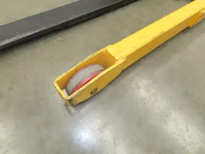 Used ULINE _UNKNOWN_ Pallet Lifters Indiana US | Arrow Industrial #1366960