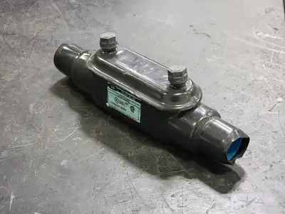 NEW THOMAS & BETTS 734A