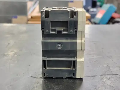 Used SCHNEIDER ELECTRIC GV2ME08 Switchgears British Columbia CA | Lenmark #241850