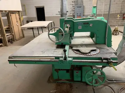 USED EKSTROM-CARLSON "E" STRAIGHT-LINE RIPSAW