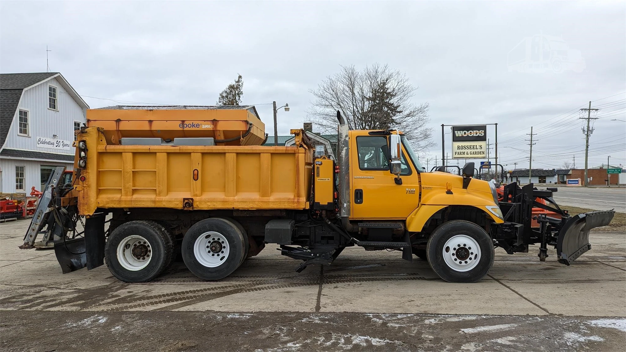 USED 2005 INTERNATIONAL WORKSTAR 7400