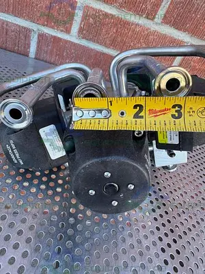 USED 6 ITT PURE FLO ADVANTAGE STAINLESS STEEL DIAPHRAGM VALVE W/1/2" SANITARY FITTING