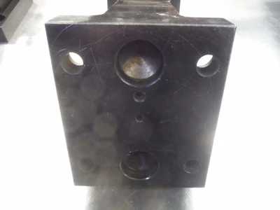 Kennametal KV45 Flange Mount Clamping Unit KV45TUA C K 8 w/ Base (LOC2201)