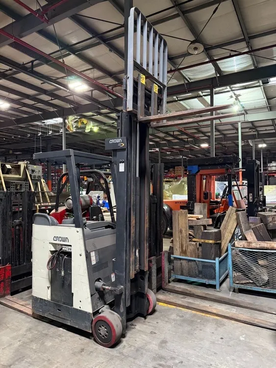Used CROWN RC3020-30 Misc Forklifts Ontario CA | ListingHippo #1319069