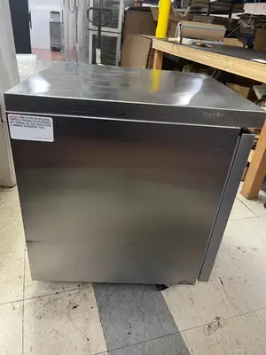 Used Continental Used 27" Continental SWF27N Single Door Worktop Freezer 115V - WO1 Worktop Freezers Illinois US | Falcon Restaurant Supply #1375327