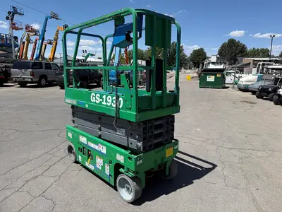 USED 2016 GENIE GS-1930