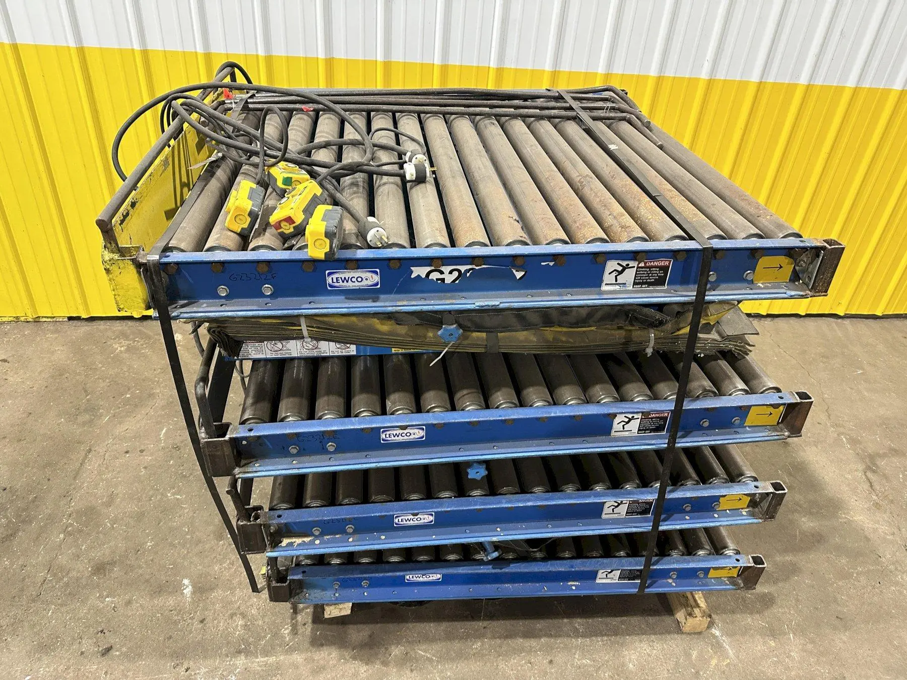 3,000 LBS X 48" X 48" ROTO-MAX HYDRAULIC SCISSOR LIFT TABLE W/ ROTARY LEWCO ROLLER CONVEYOR TOP, 110 VOLT: STOCK #20877