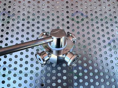 Used GE HEALTHCARE SALVI DN6 776 4-WAY 316L VALVE 18-5757-01 W/ 1/2" SANITARY FITTING Valves/Fittings California US | Equipment Lab #485534