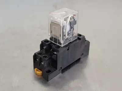 USED OMRON LY2N
