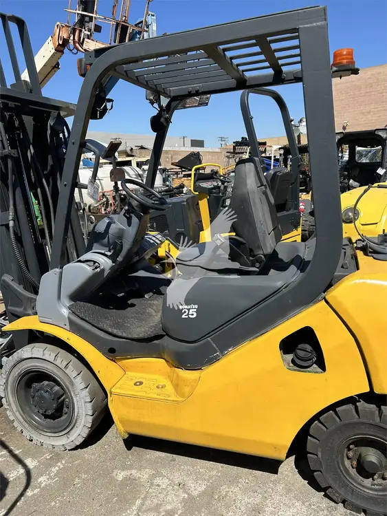 Used 2011 KOMATSU FG25T-16 Misc Forklifts California US | Lillo Machinery #1399248