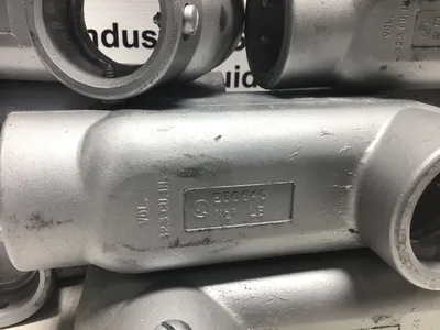 Crouse Hinds Type E30640 1-1/2LR Condulet 32.3 Cu In No Cover 1-1/2″ NPT (lot of 10)