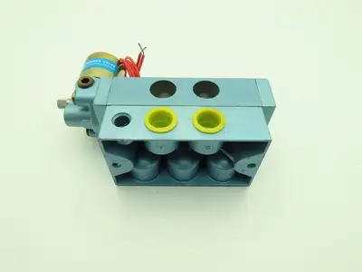 Honeywell Skinner S3R0ADL4 Solenoid Valve 5-Way 2 Pos 120V 150 PSI 1/2" NPT