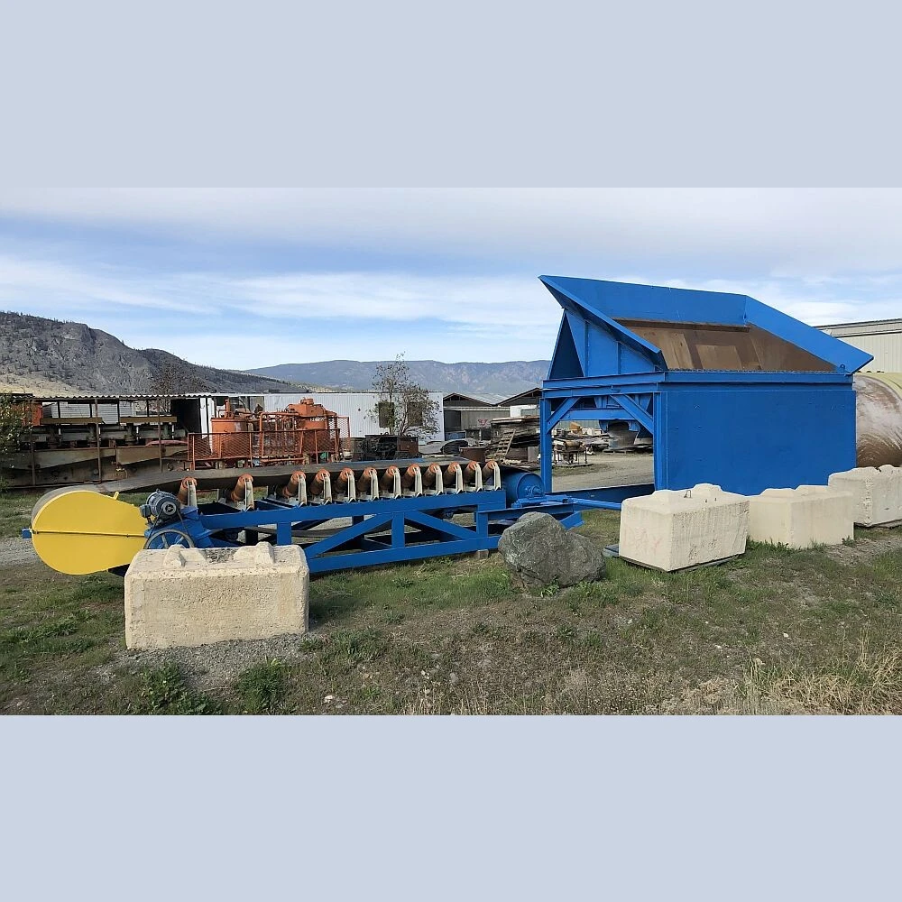 25 yard Hopper and Belt Feeder